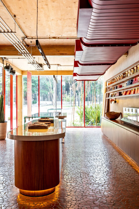 Matheus Farah e Manoel Maia Arquitetura Designs São Paulo Chocolate Shop  With Efficiency in Mind - Interior Design