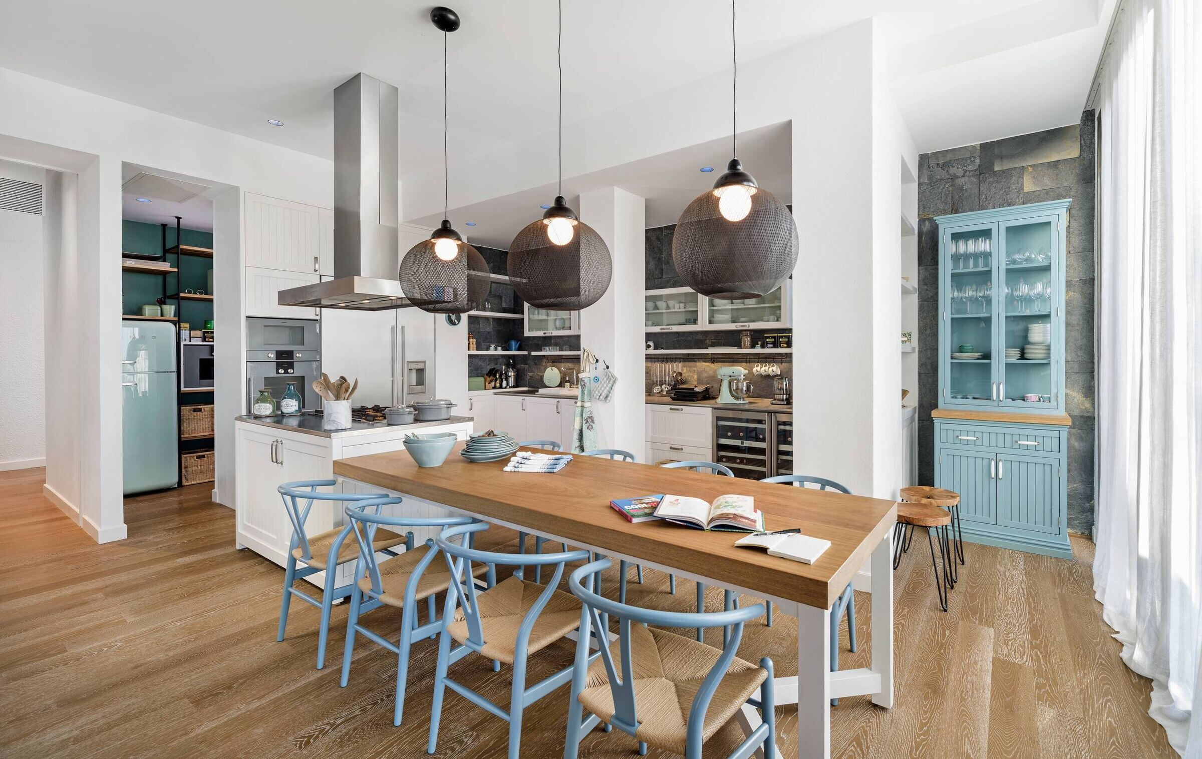 https://archello.com/story/102991/attachments/photos-videos/9 photo_credit Ali Bekman