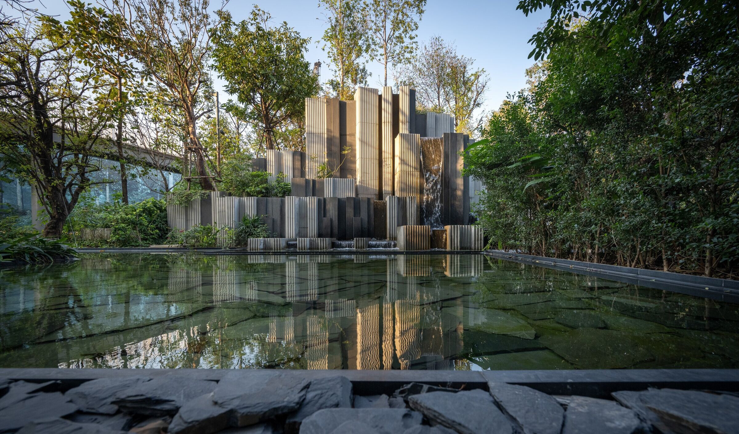 https://archello.com/story/103067/attachments/photos-videos/7 photo_credit Mr. Rungkit Charoenwat
