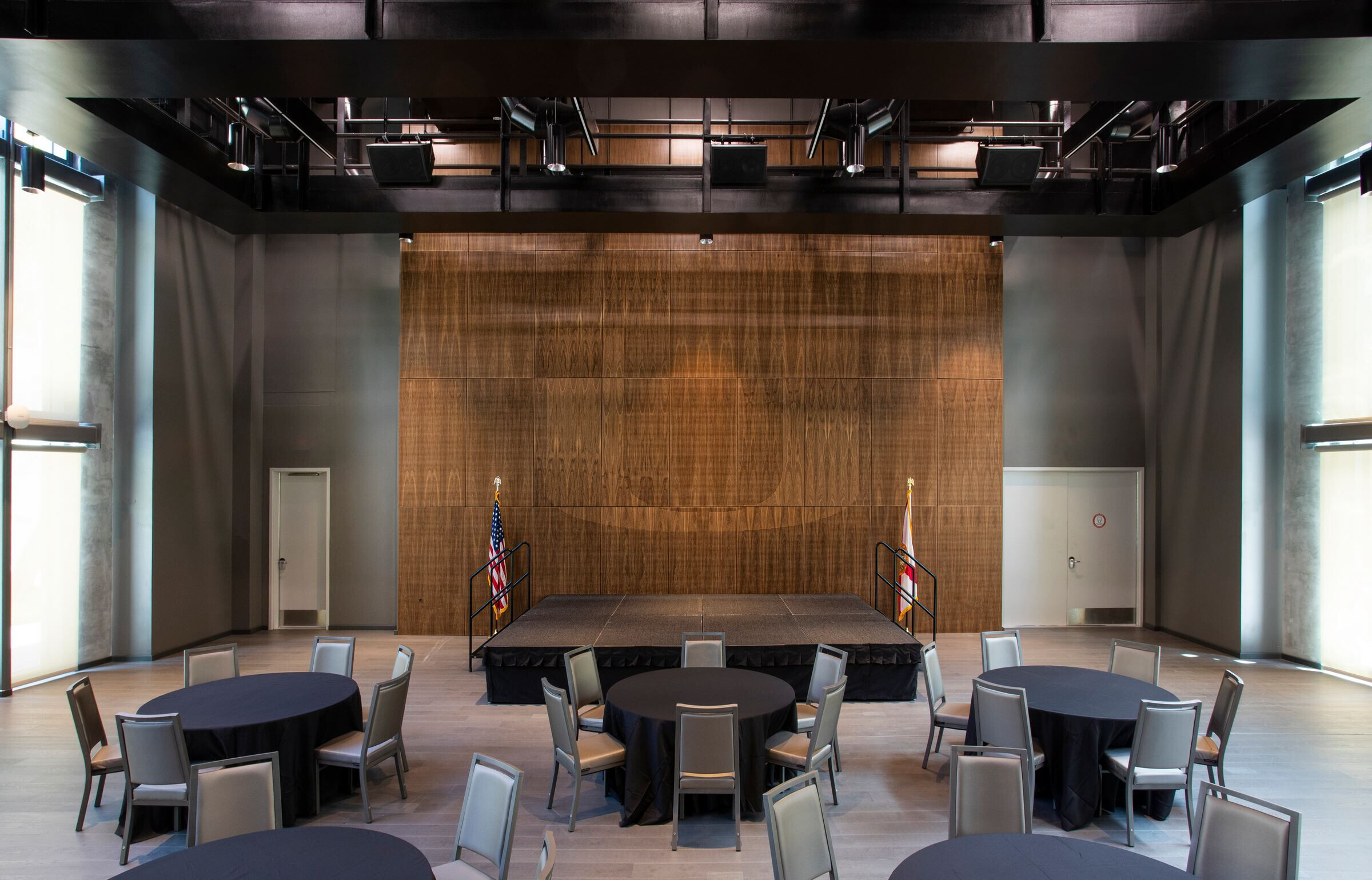 https://archello.com/story/103400/attachments/photos-videos/10 photo_credit © Robin Hill Photography