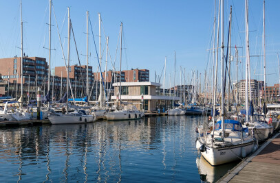 Floating pavilion yacht club