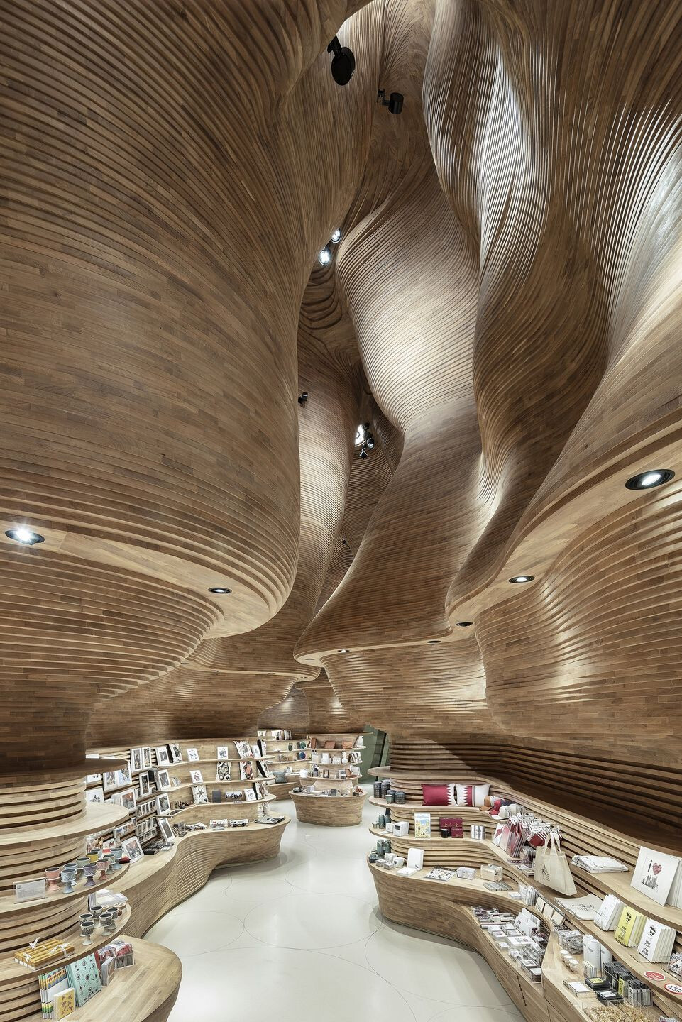 photo_credit The Gift Shop And Children’s Gift Shop by Koichi Takada Architects - © Tom Ferguson photo_credit The Gift Shop And Children’s Gift Shop by Koichi Takada Architects - © Tom Ferguson