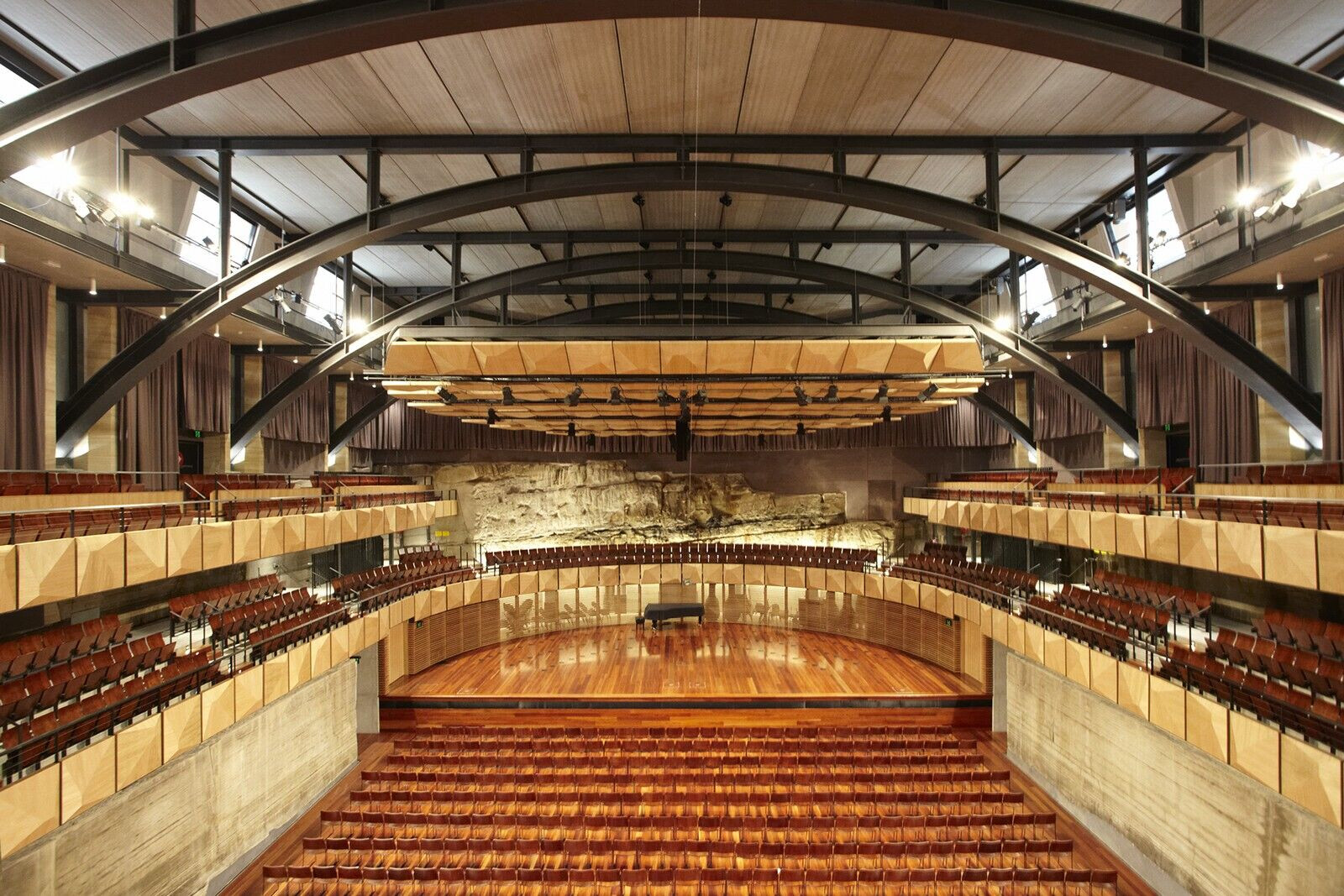 photo_credit Sydney Grammar School Assembly Hall by PTW Architects - © Sharrin Rees