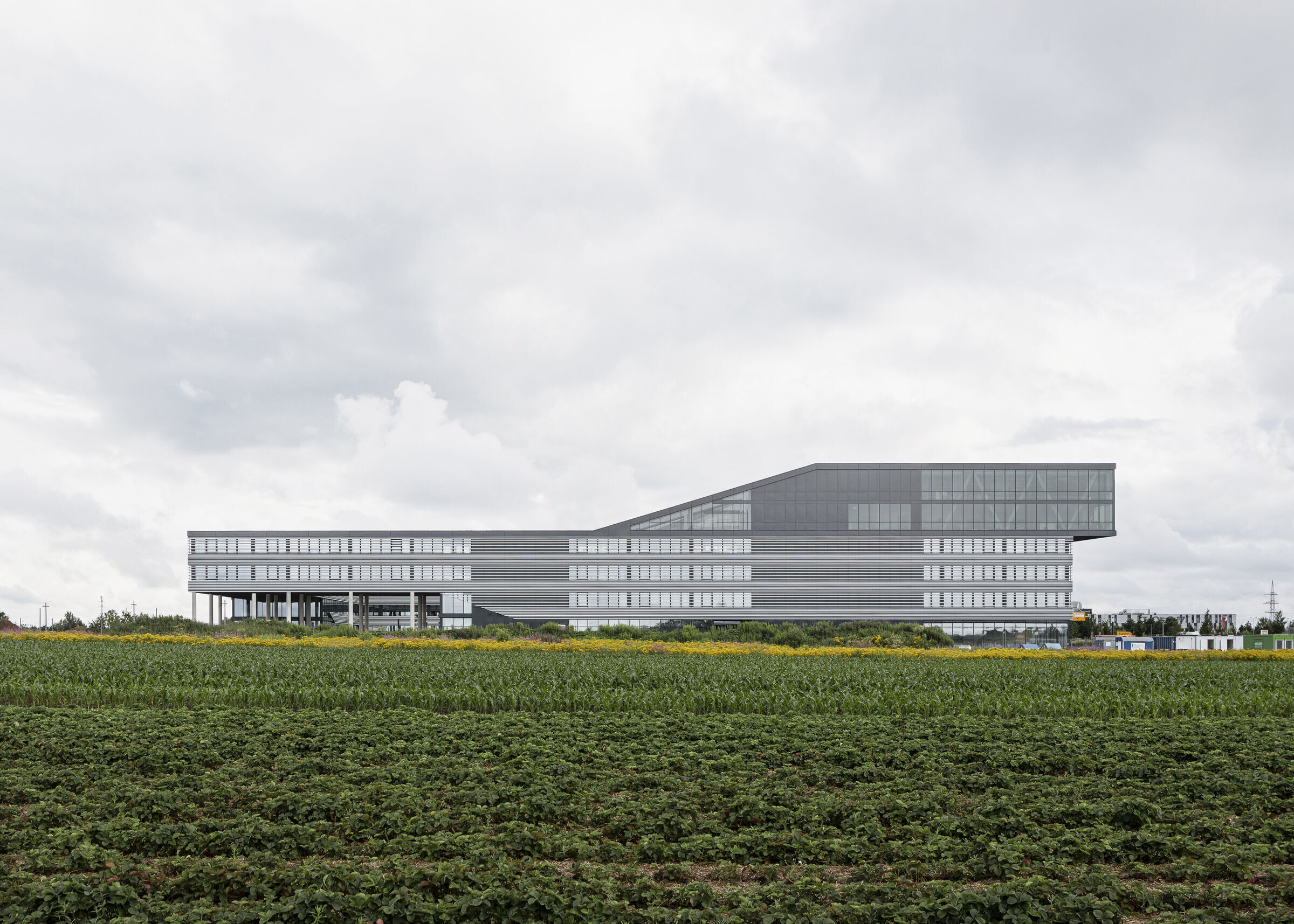 https://archello.com/story/104035/attachments/photos-videos/6 photo_credit Philipp Obkircher