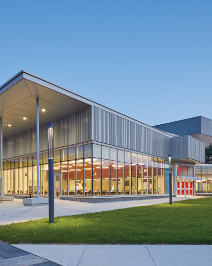 Newnham Campus Food Hall, Seneca College