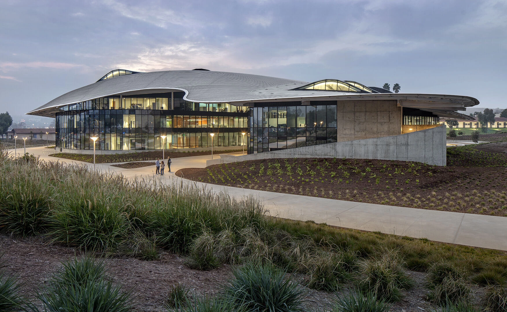 photo_credit The Student Services Building at Cal Poly Pomona by CO Architects - © Bill Timmerman photo_credit The Student Services Building at Cal Poly Pomona by CO Architects - © Bill Timmerman