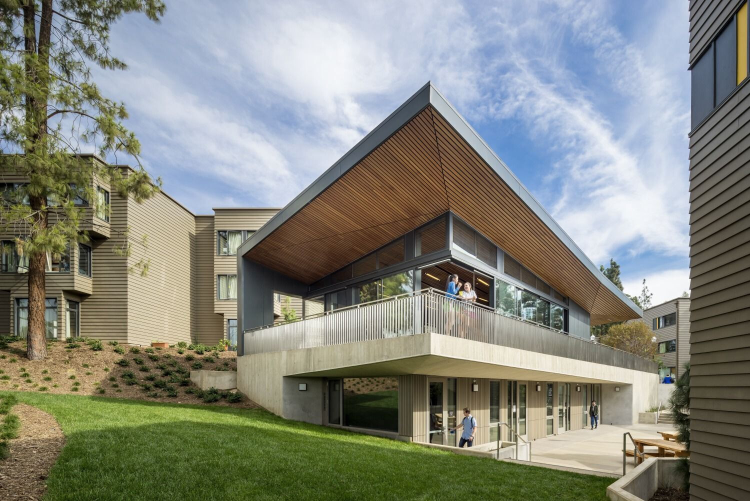 photo_credit UCLA, Hitch Student Residences by Steinberg Hart - © Tim Griffith photo_credit UCLA, Hitch Student Residences by Steinberg Hart - © Tim Griffith