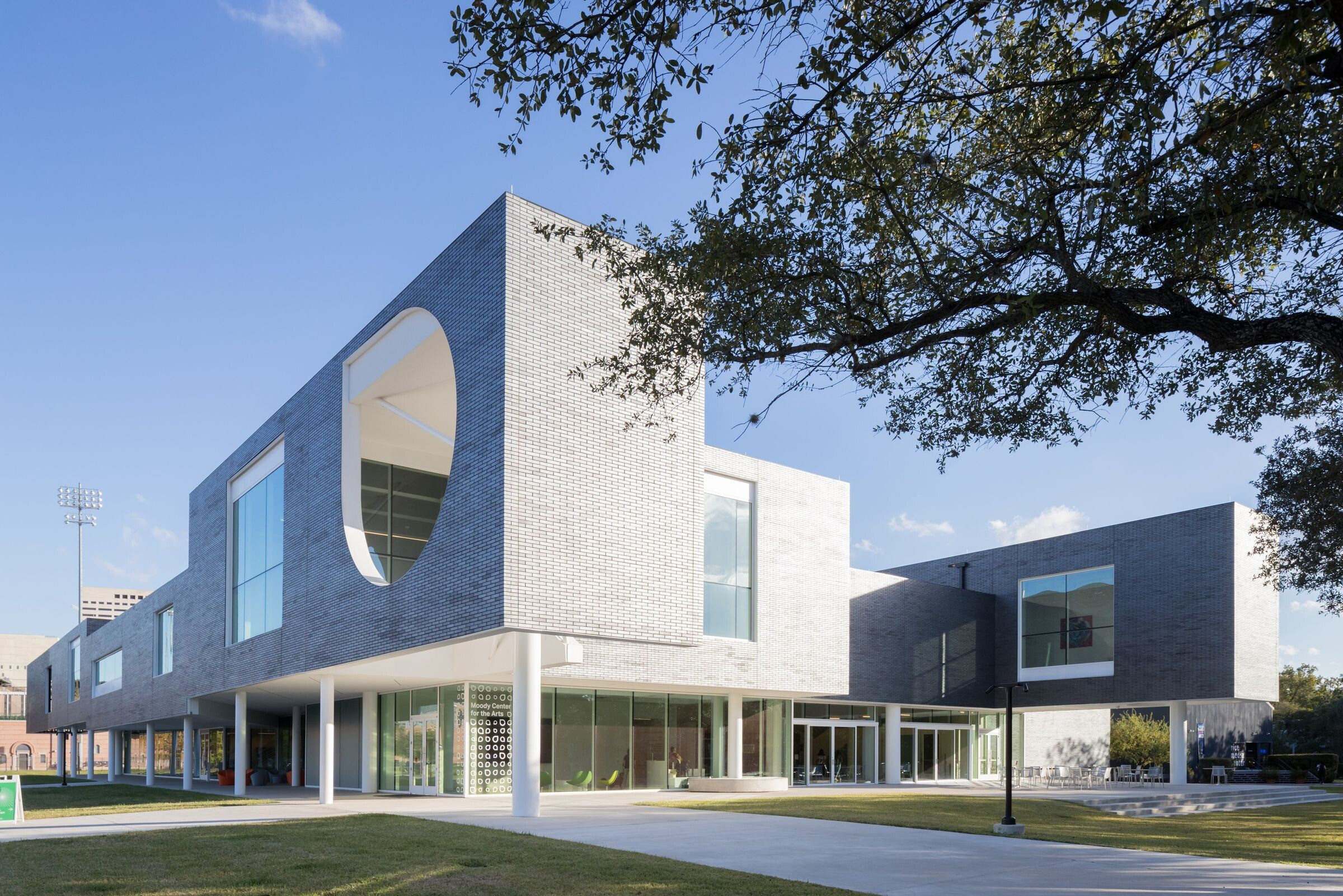photo_credit Rice University Moody Center by Michael Maltzan Architecture - © Iwan Baan photo_credit Rice University Moody Center by Michael Maltzan Architecture - © Iwan Baan