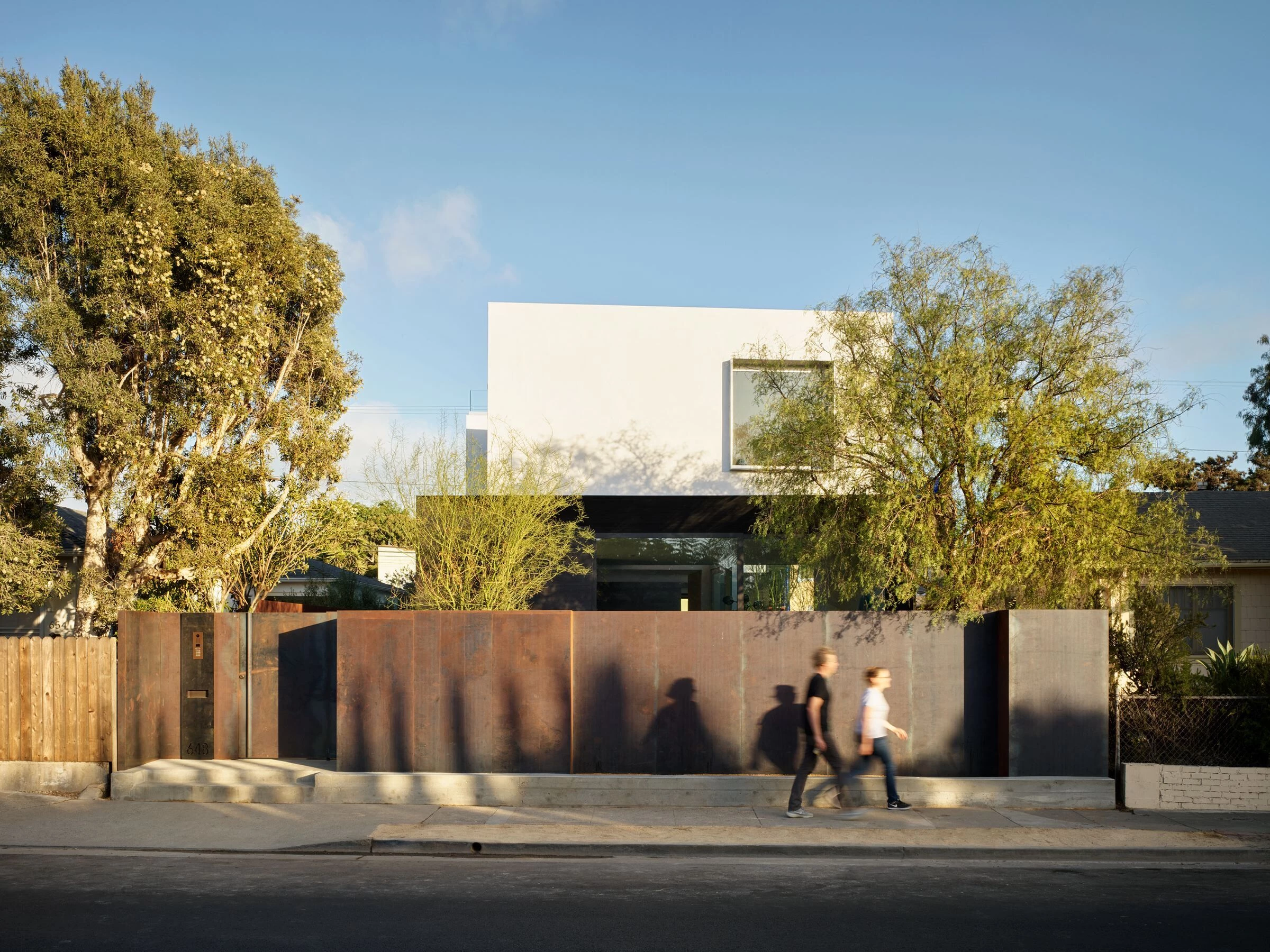 photo_credit Spectral Bridge House by EYRC Architects - © Matthew Millman photo_credit Spectral Bridge House by EYRC Architects - © Matthew Millman