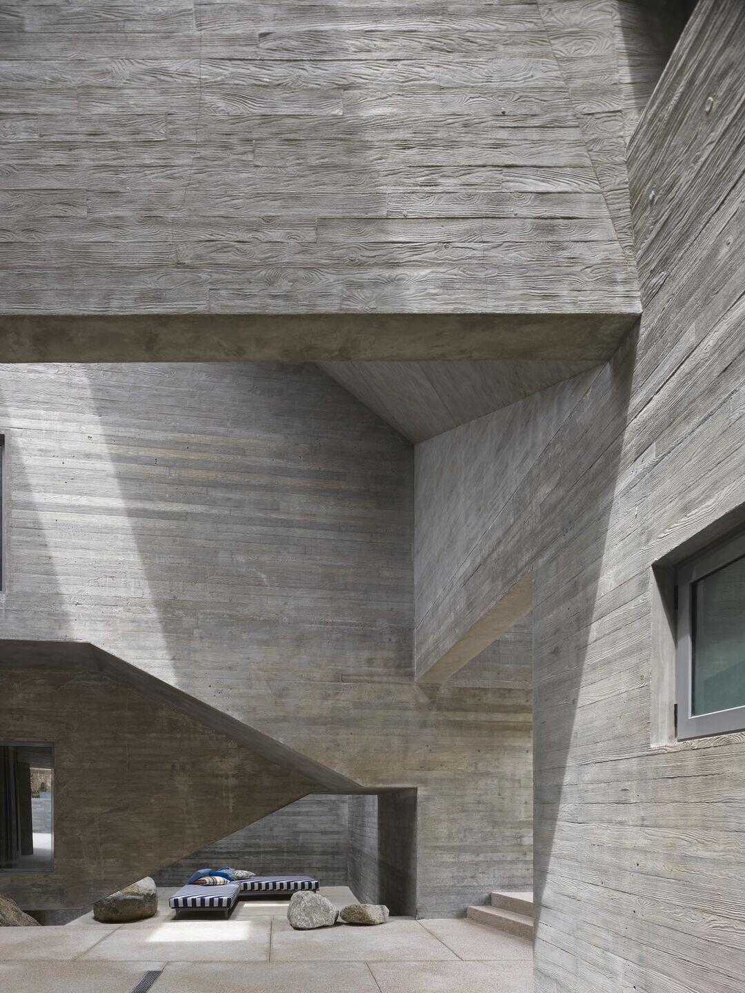 https://archello.com/story/104401/attachments/photos-videos/4 photo_credit Roland Halbe