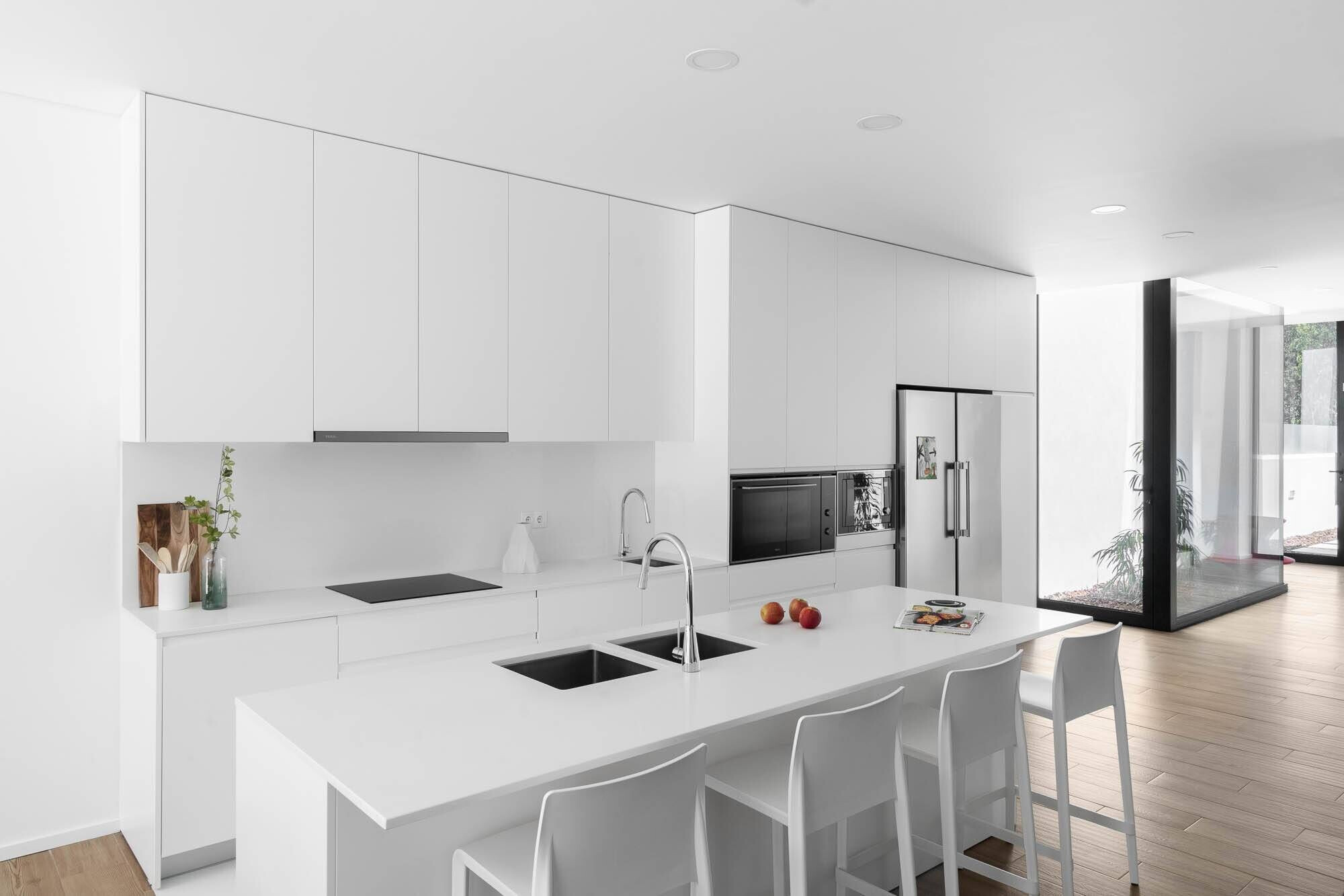 https://archello.com/story/104592/attachments/photos-videos/50 photo_credit Tavares Studio