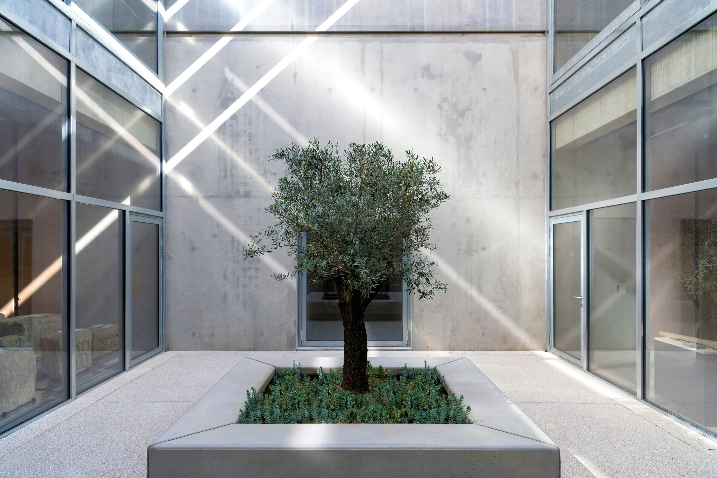 https://archello.com/story/104626/attachments/photos-videos/15 photo_credit Nigel Young / Foster + Partners