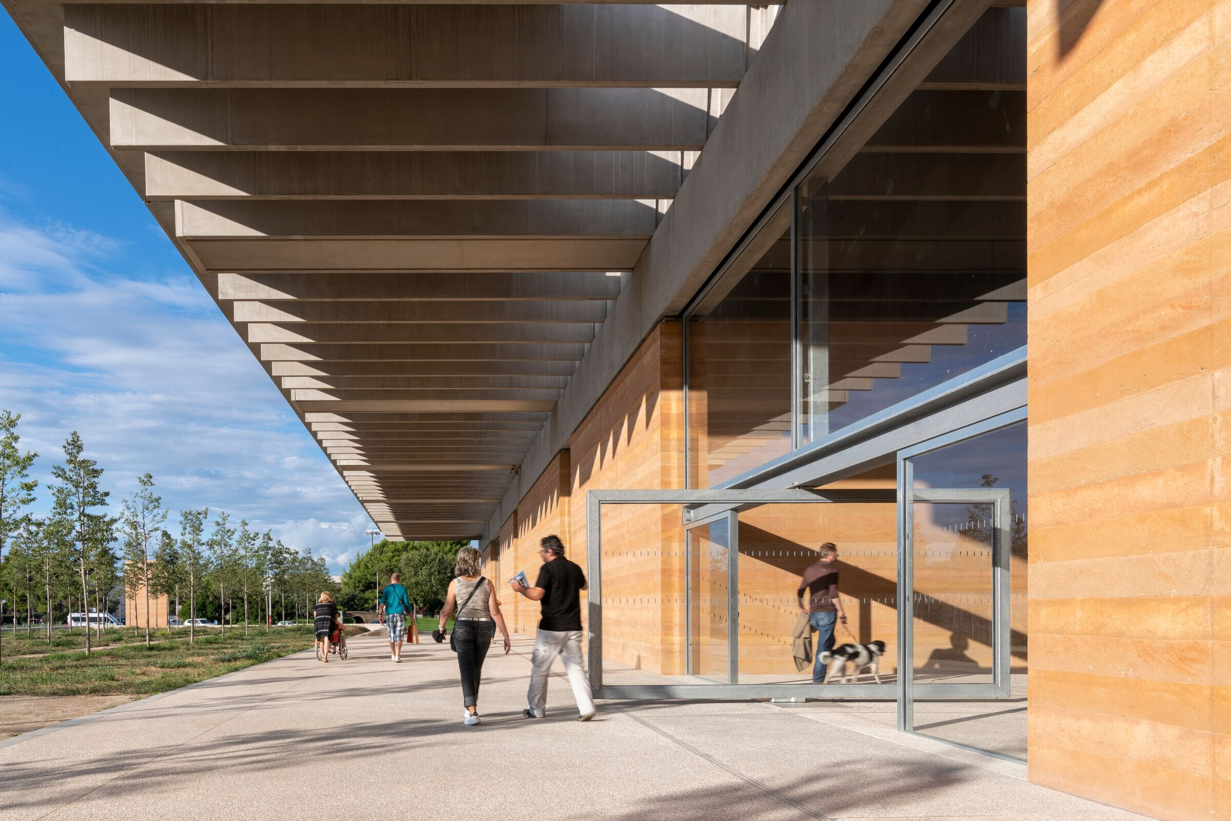https://archello.com/story/104626/attachments/photos-videos/8 photo_credit Nigel Young / Foster + Partners