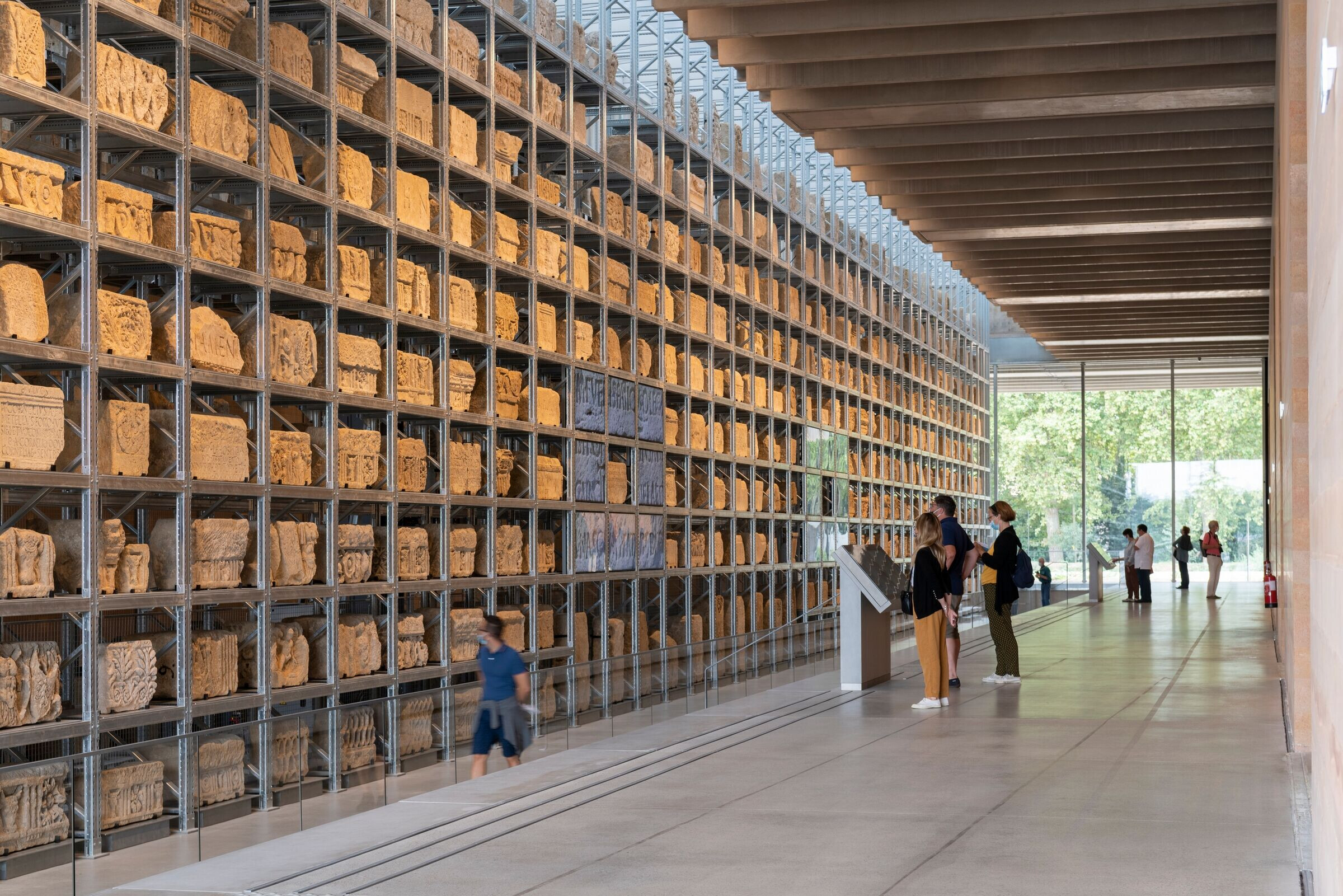 https://archello.com/story/104626/attachments/photos-videos/30 photo_credit Nigel Young / Foster + Partners
