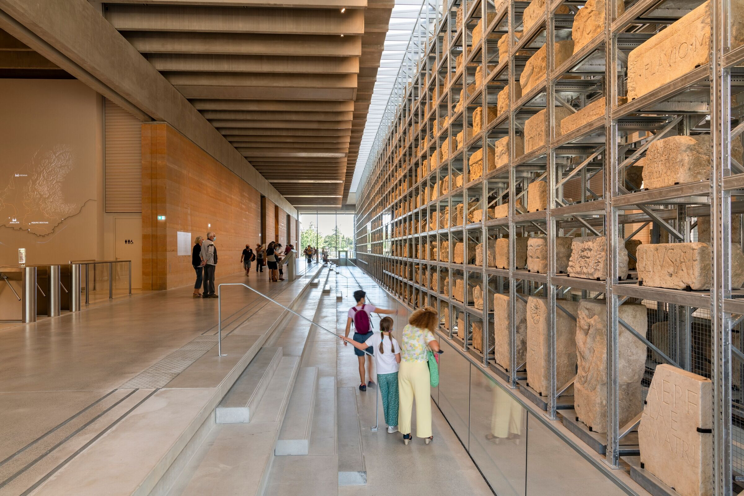 https://archello.com/story/104626/attachments/photos-videos/34 photo_credit Nigel Young / Foster + Partners