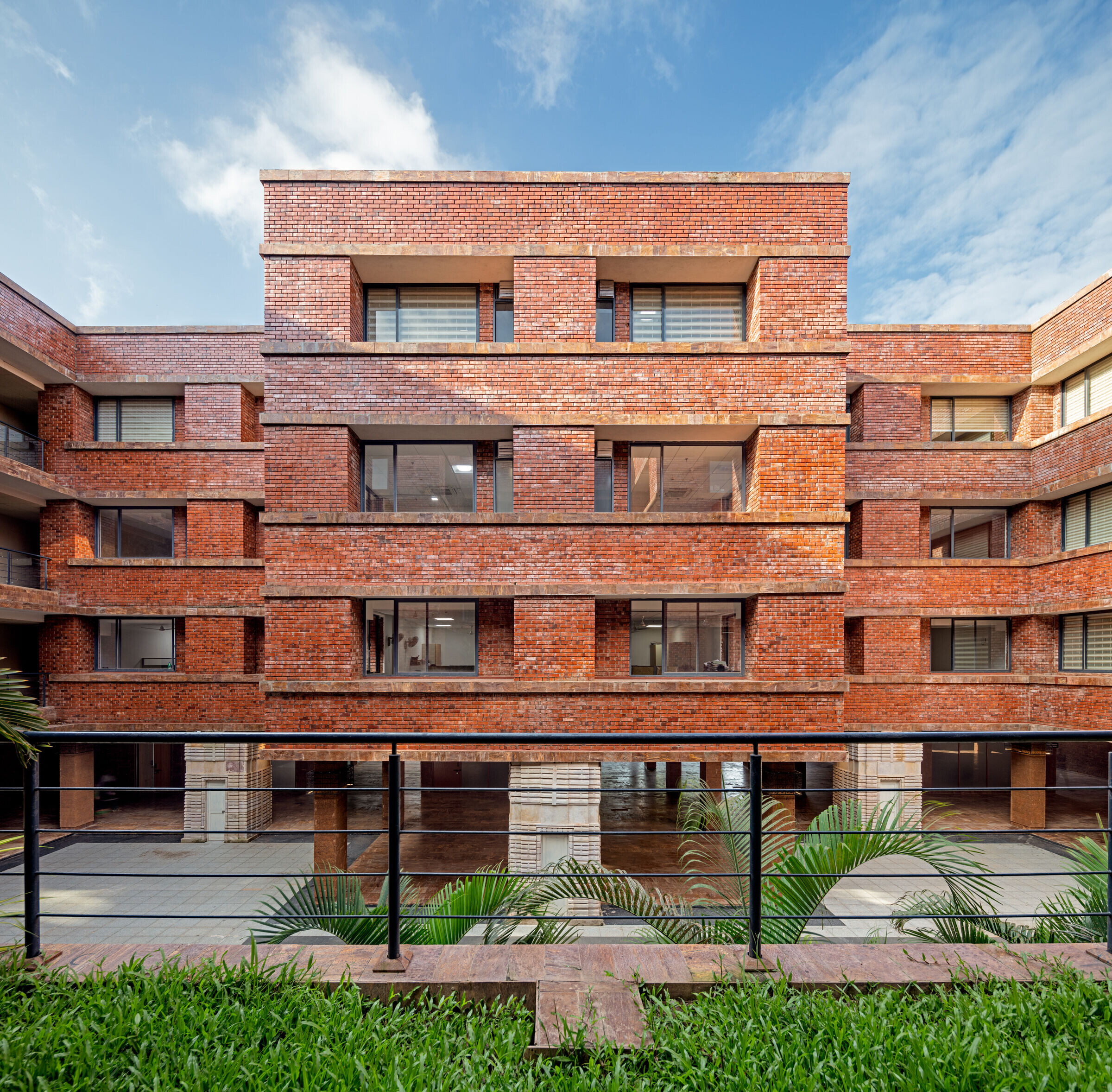 https://archello.com/story/104667/attachments/photos-videos/10 photo_credit Sergio Ghetti, Andre Fanthome