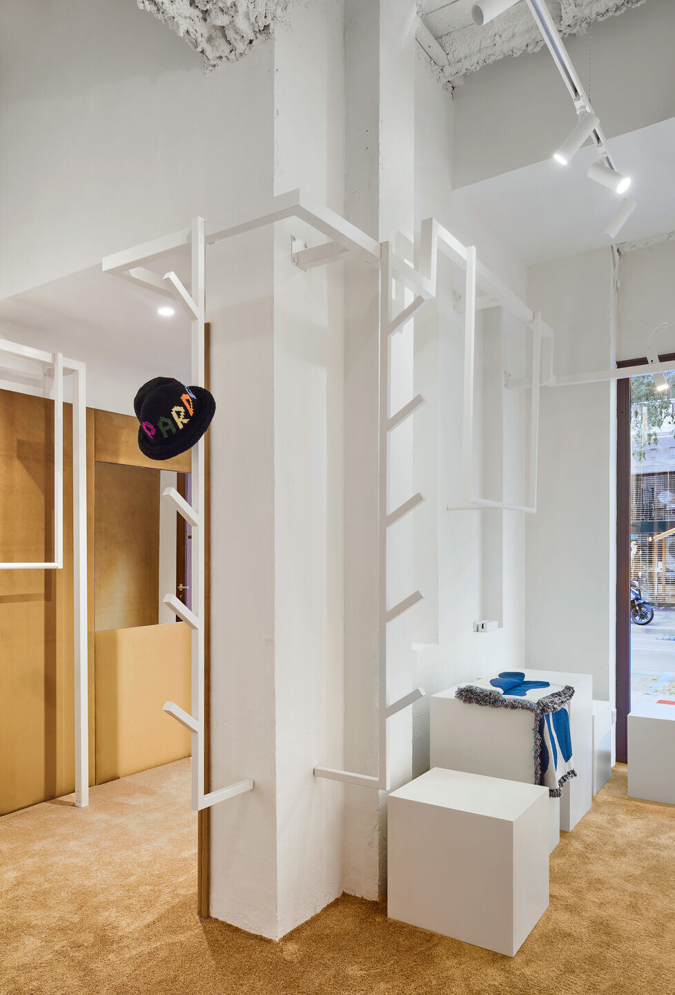 https://archello.com/story/105020/attachments/photos-videos/3 photo_credit José Hevia