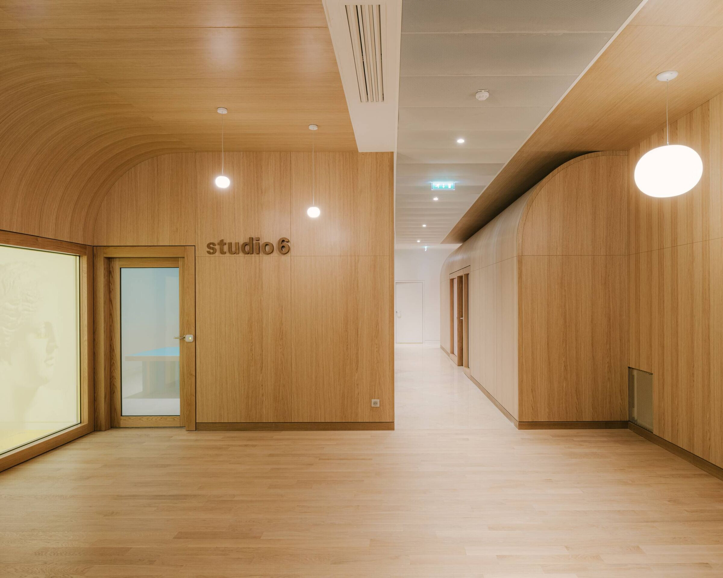 https://archello.com/story/105030/attachments/photos-videos/7 photo_credit ©MVerret