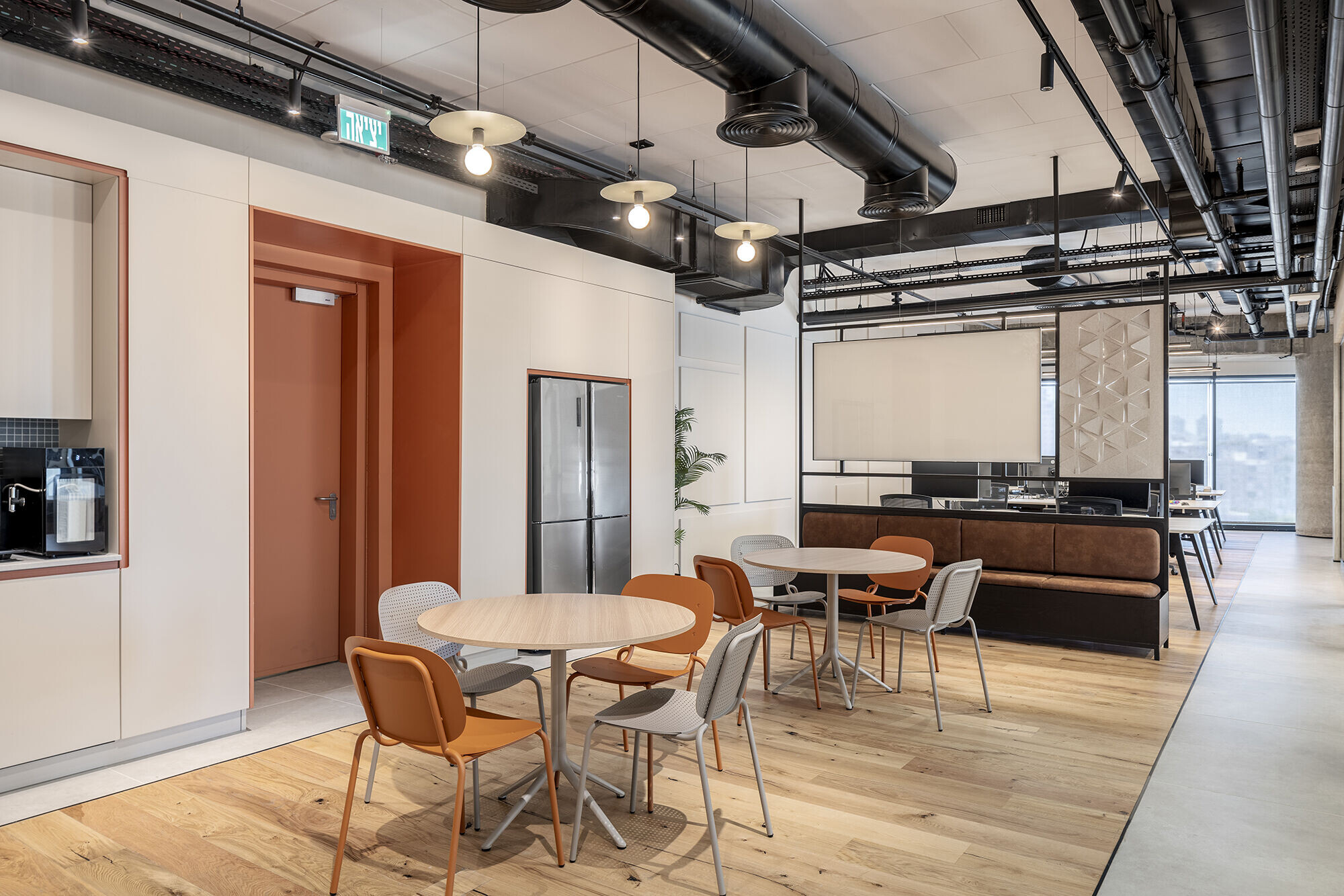https://archello.com/story/105093/attachments/photos-videos/10 photo_credit Peled studios