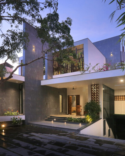 Axial House in Vadakara, Kerala by VM Architects