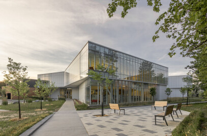 Pierrefonds Public Library