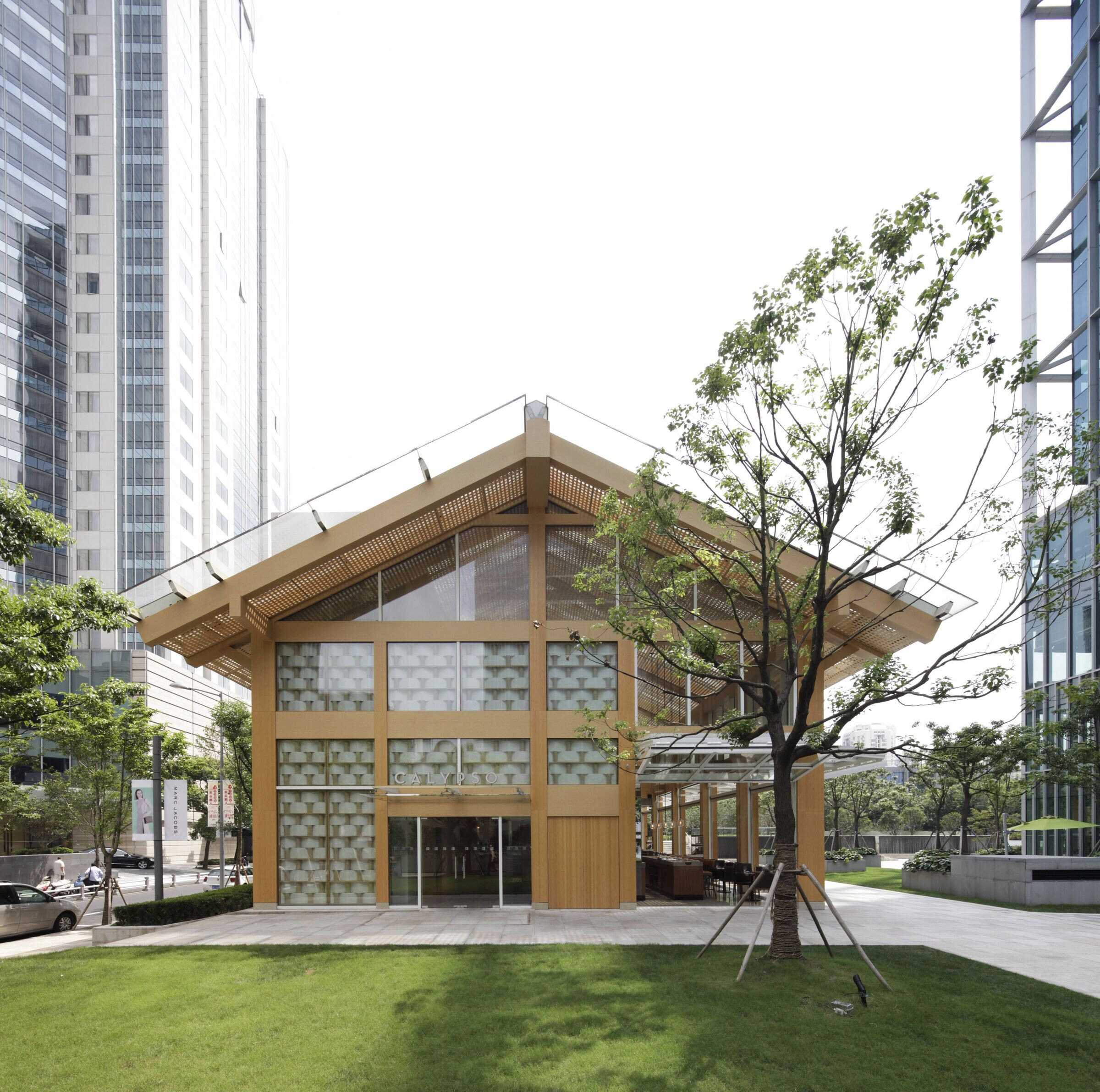 photo_credit Calypso Restaurant & Lounge by Shigeru Ban Architects - © Shigeru Ban Architects