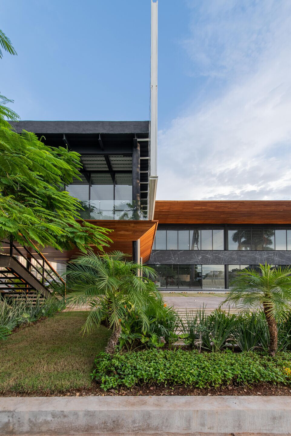 https://archello.com/story/105571/attachments/photos-videos/10 photo_credit Leo Espinosa