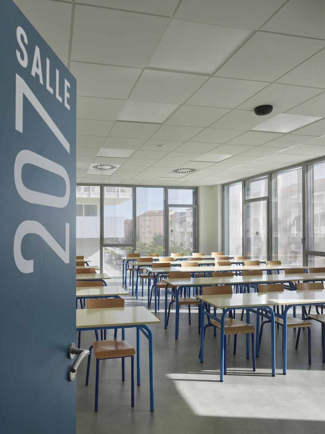 https://archello.com/story/105608/attachments/photos-videos/16 photo_credit Roland Halbe