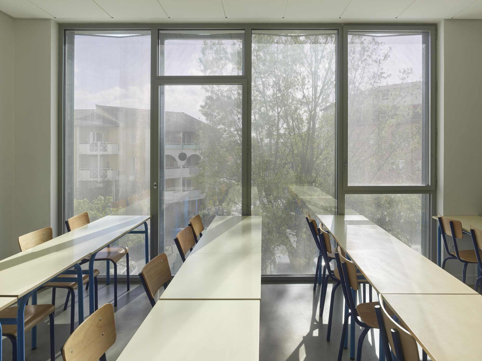 https://archello.com/story/105608/attachments/photos-videos/20 photo_credit Roland Halbe