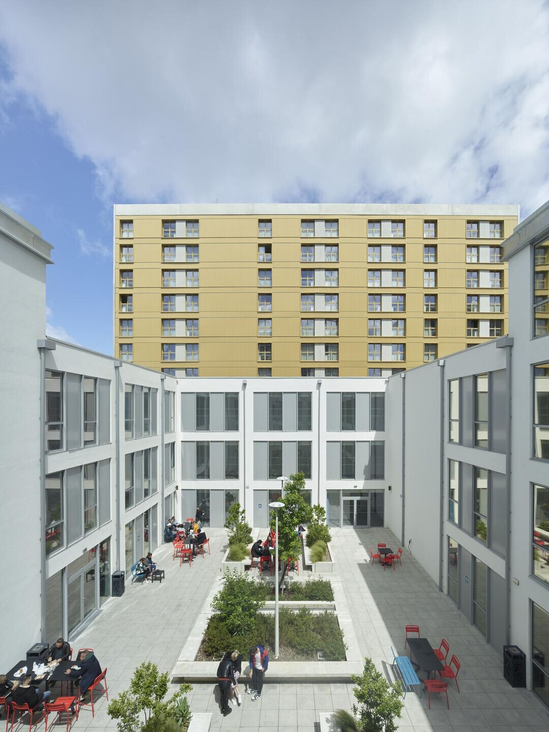 https://archello.com/story/105608/attachments/photos-videos/5 photo_credit Roland Halbe