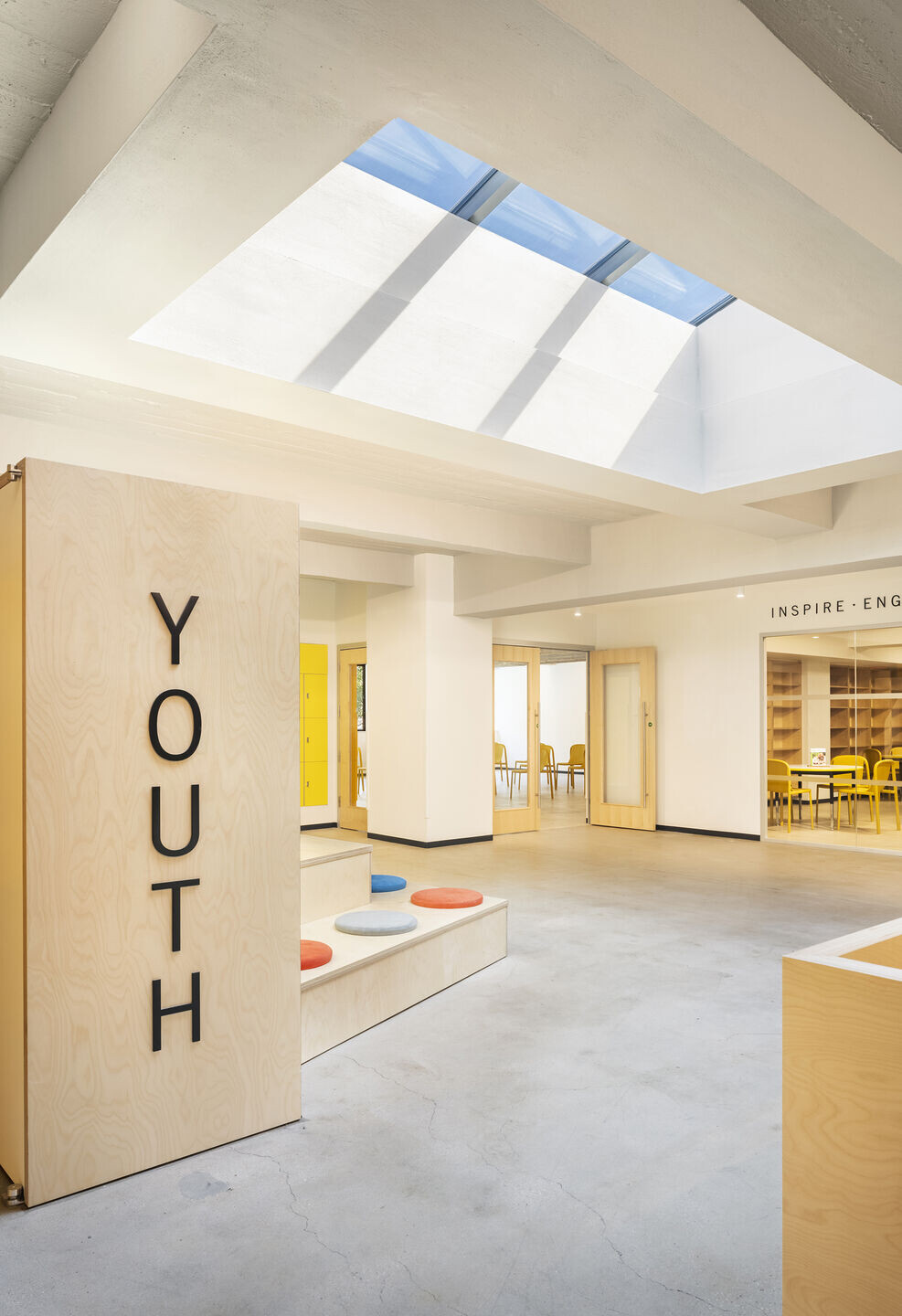 https://archello.com/story/105689/attachments/photos-videos/5 photo_credit Albert Vecerka/Esto