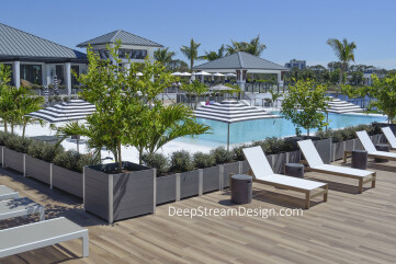 Restaurant Fixtures and Planters Restaurant Fixtures and Planters