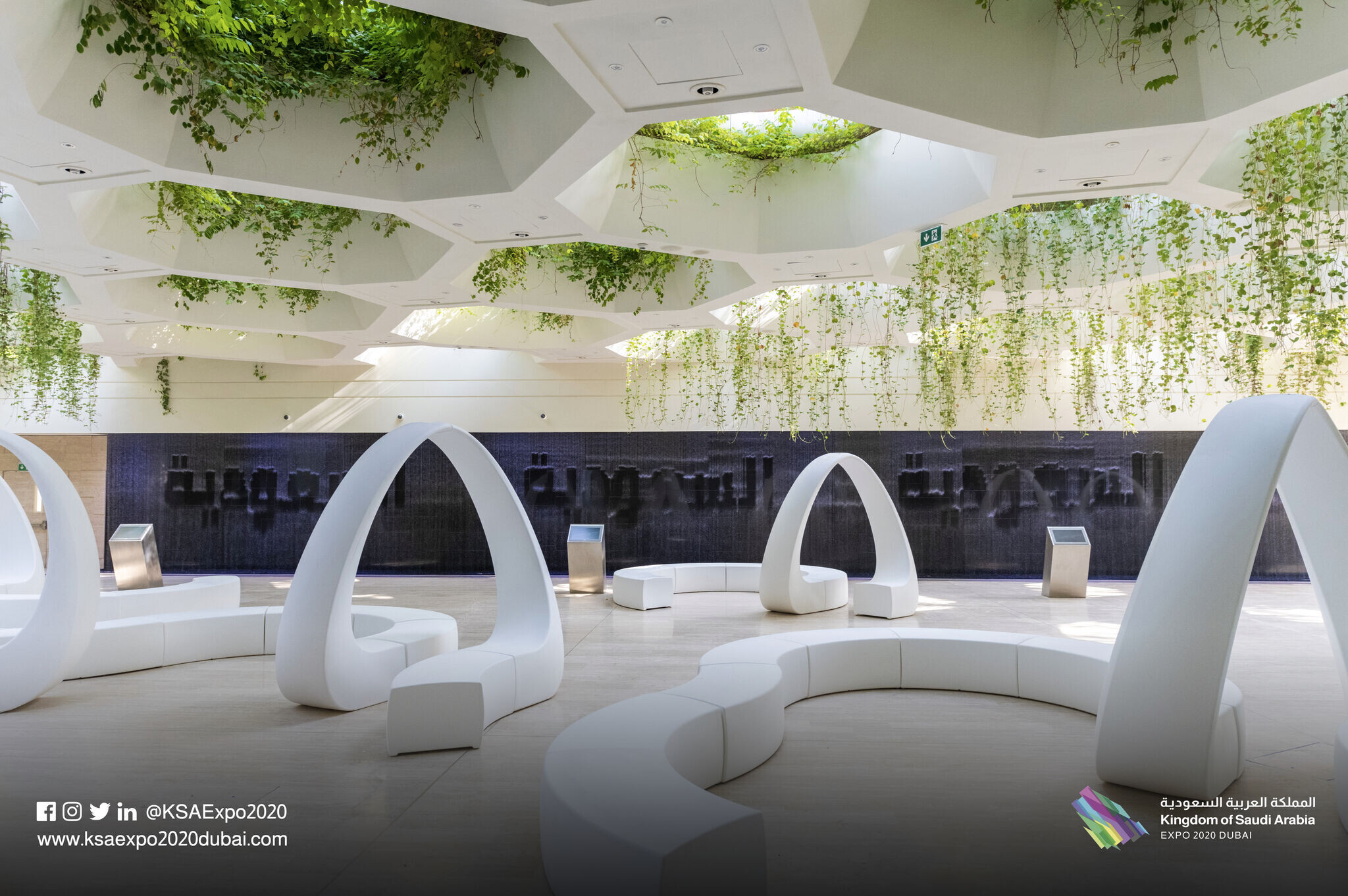 https://archello.com/story/106009/attachments/photos-videos/3 photo_credit Vondom