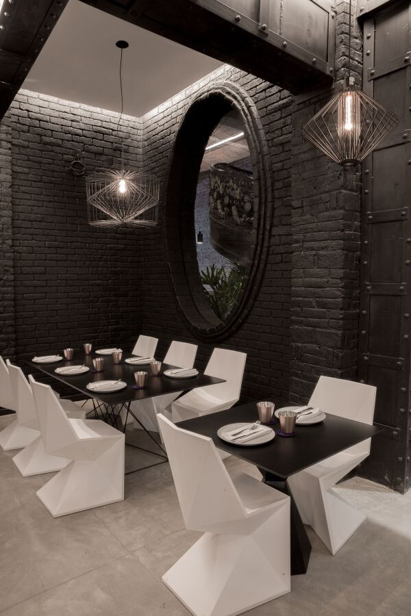 https://archello.com/story/106008/attachments/photos-videos/7 photo_credit Vondom