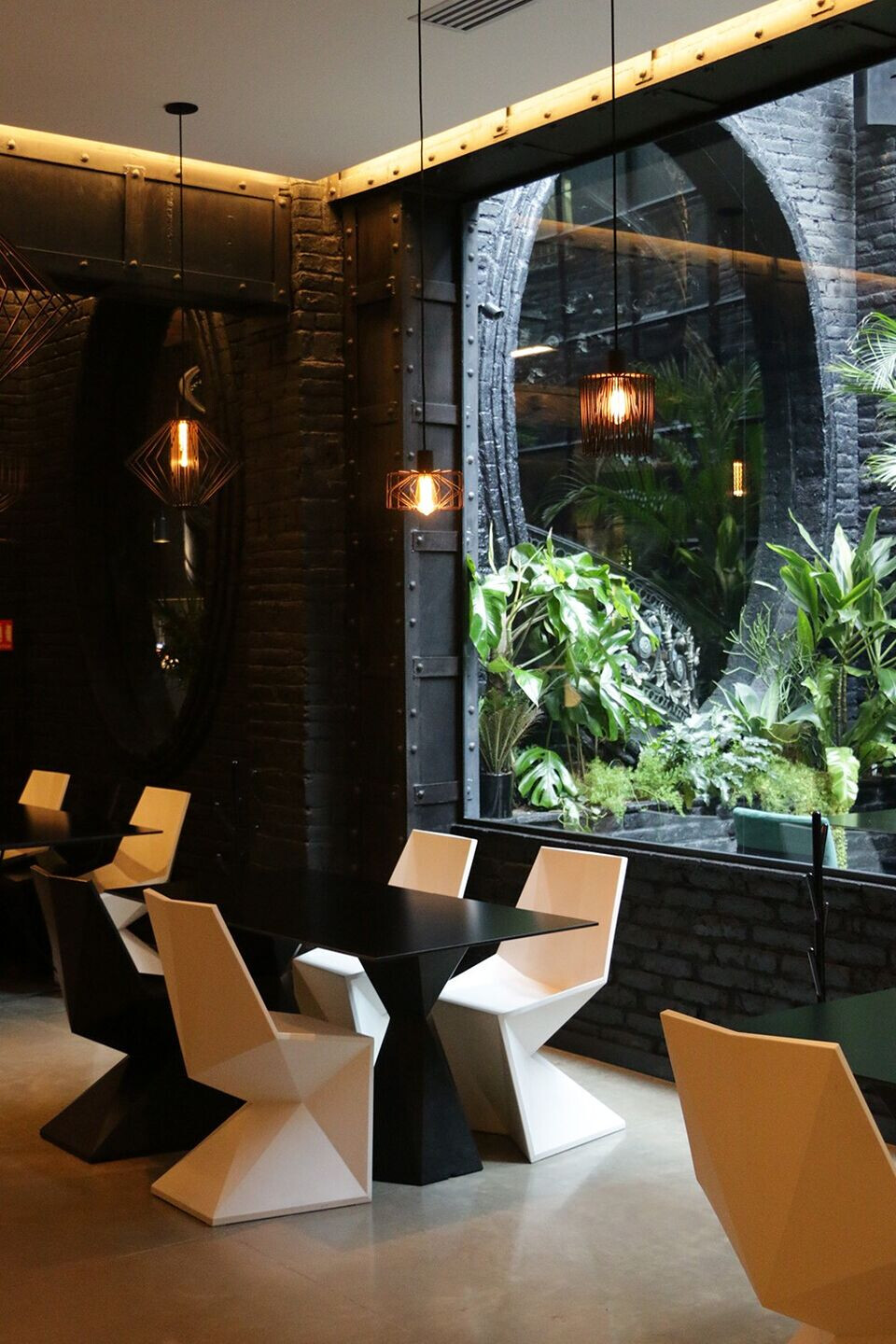 https://archello.com/story/106008/attachments/photos-videos/8 photo_credit Vondom
