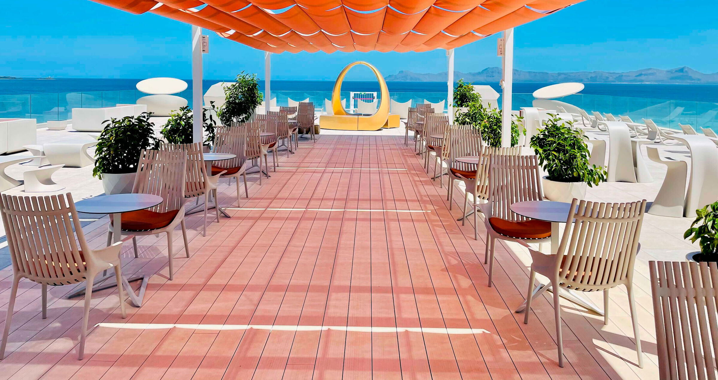 https://archello.com/story/106010/attachments/photos-videos/7 photo_credit Vondom