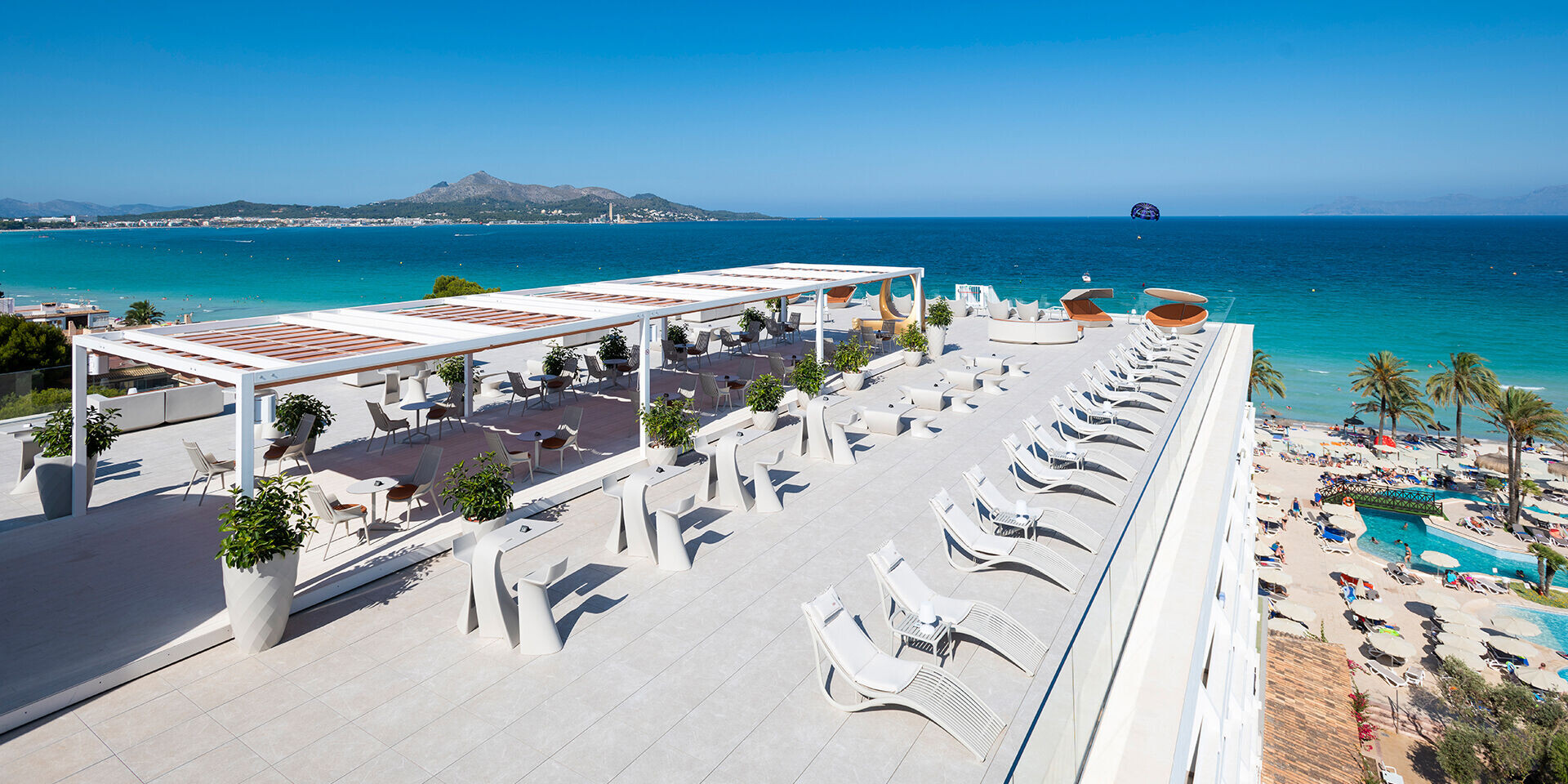 https://archello.com/story/106010/attachments/photos-videos/8 photo_credit Vondom