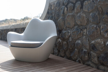 Sabinas lounge chair in Duinhotel Tien Torens Project by Vondom.