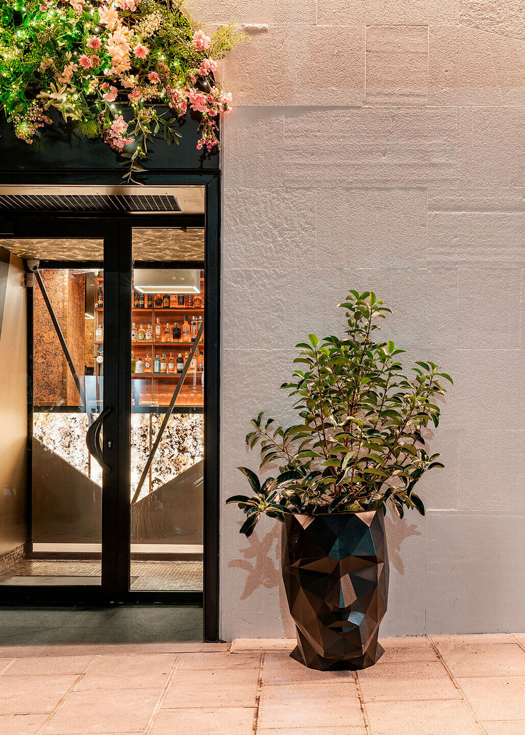 https://archello.com/story/106192/attachments/photos-videos/3 photo_credit Vondom