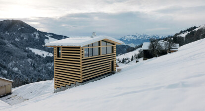 Holiday Home Hagen features an abstract façade made of ‘knitted’ logs