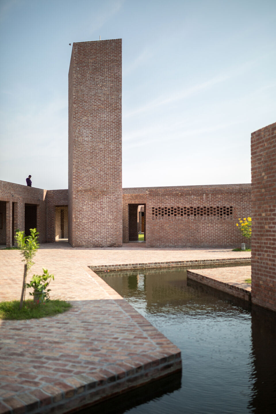 https://archello.com/story/106417/attachments/photos-videos/3 photo_credit Asif Salman