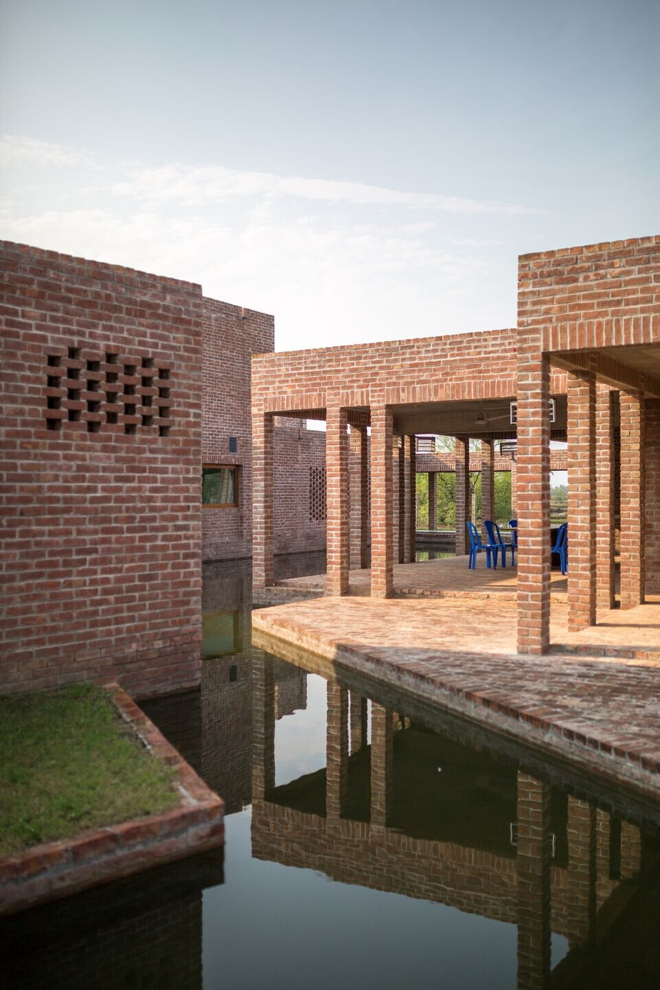 https://archello.com/story/106417/attachments/photos-videos/7 photo_credit Asif Salman