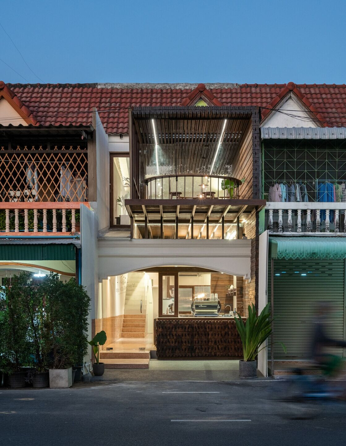 https://archello.com/story/106506/attachments/photos-videos/4 photo_credit Rungkit Charoenwat