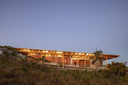 BLOCO Arquitetos completes off the grid house and studio located inside world’s most biodiverse tropical savanna