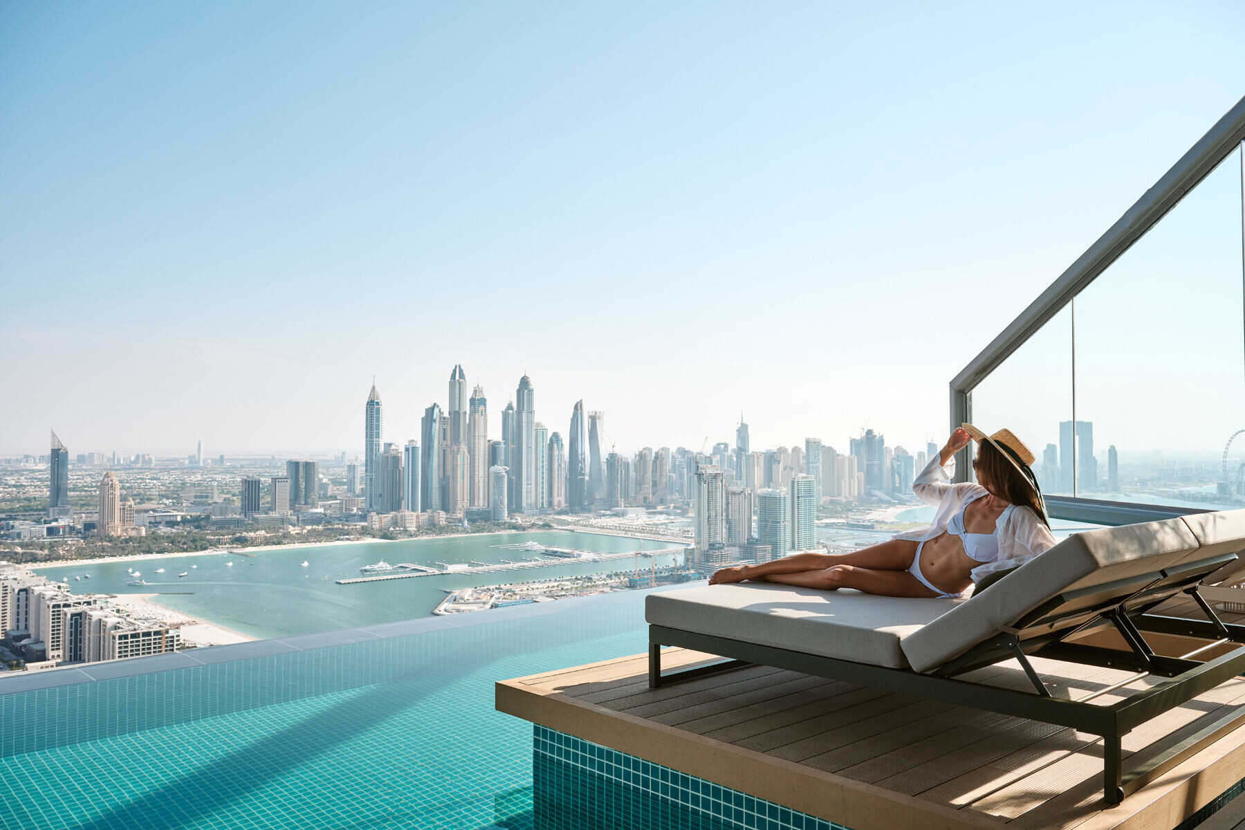 https://archello.com/story/106796/attachments/photos-videos/4 photo_credit AURA SKYPOOL Dubai, Juliet Dunne