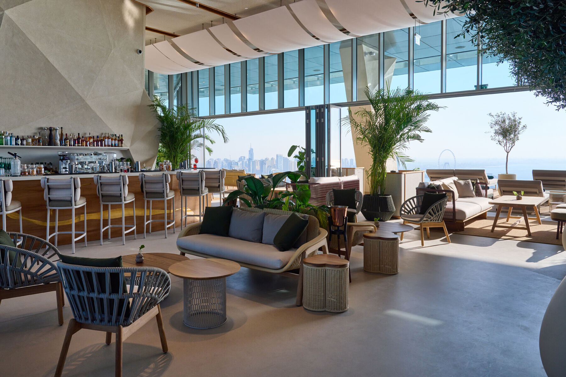 https://archello.com/story/106796/attachments/photos-videos/12 photo_credit AURA SKYPOOL Dubai, Juliet Dunne