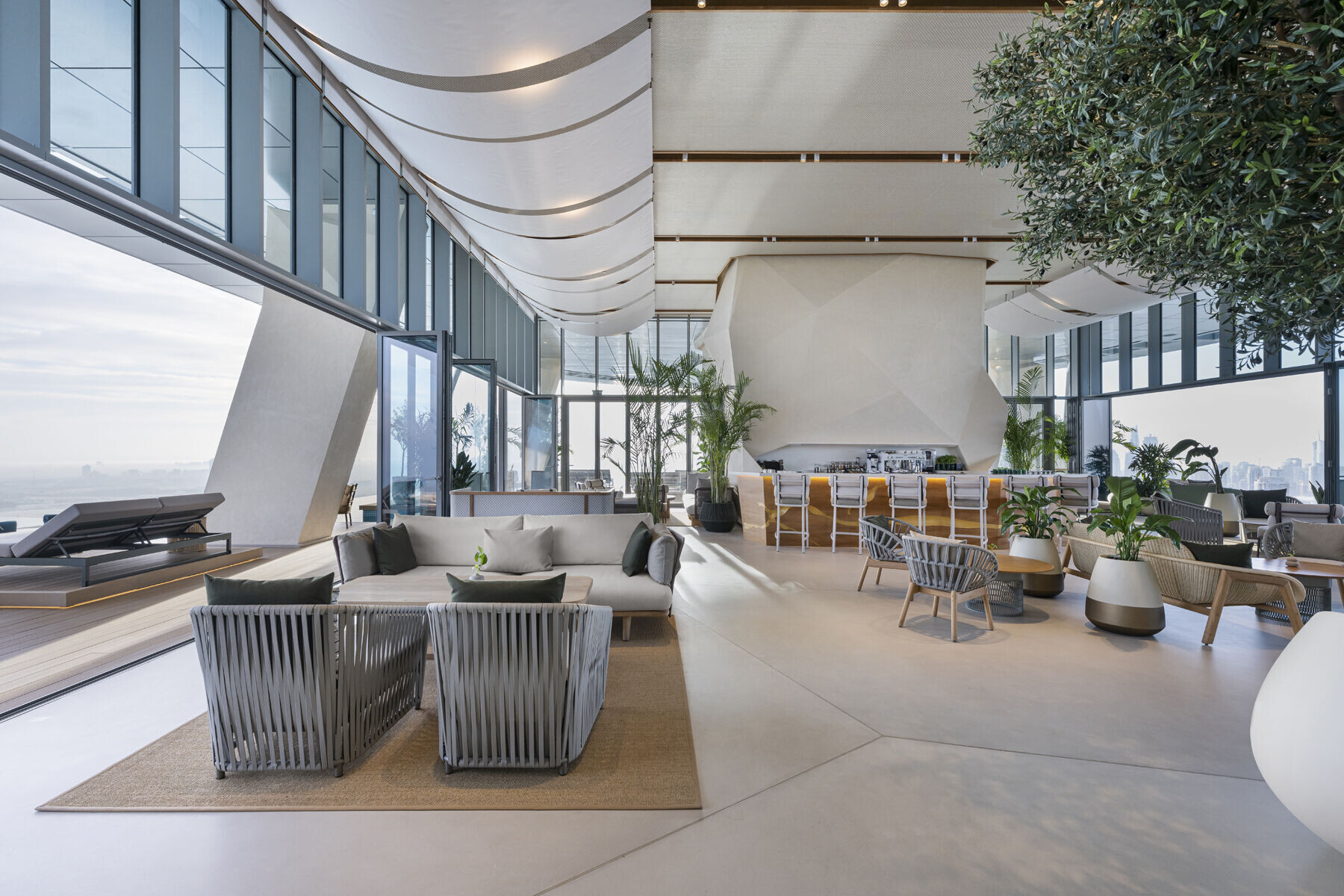https://archello.com/story/106796/attachments/photos-videos/14 photo_credit AURA SKYPOOL Dubai, Juliet Dunne
