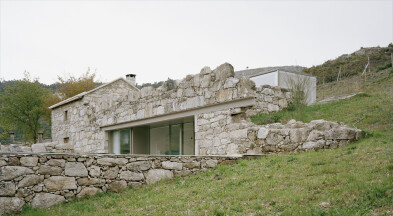 House in melgaço section