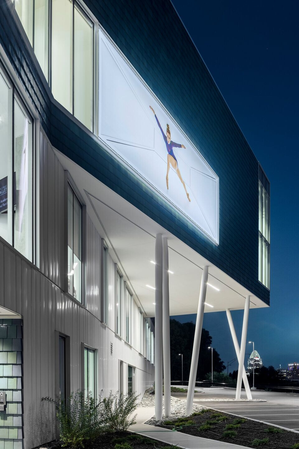 https://archello.com/story/107158/attachments/photos-videos/4 photo_credit Brad Feinknopf