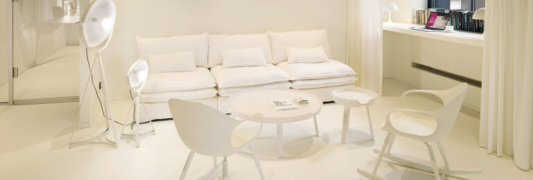 White Lounge